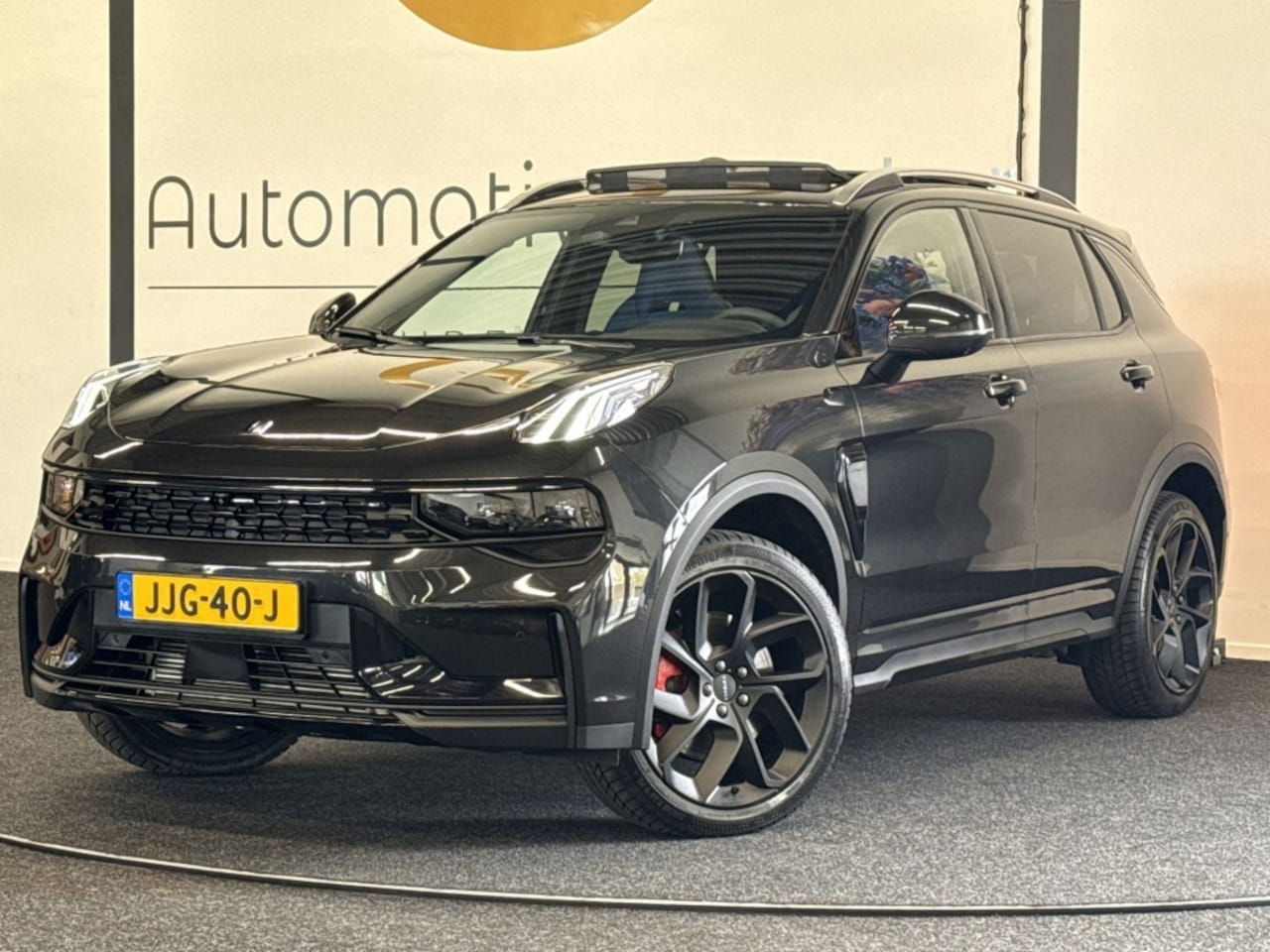 Lynk & Co 01 - 1.5 PHEV | MY23 | 6.6 KWH | ZWARTE HEMEL | FULL BLACK | RODE REM - AutoWereld.nl