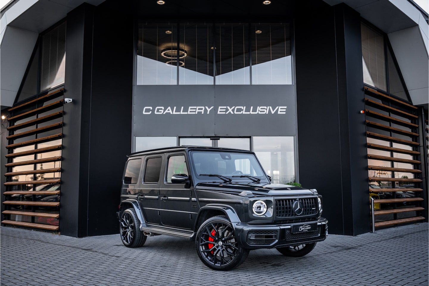 Mercedes-Benz G-klasse - G63 - Incl. BTW | Akrapovic | Urban Wheels | Panorama | Burmester - AutoWereld.nl