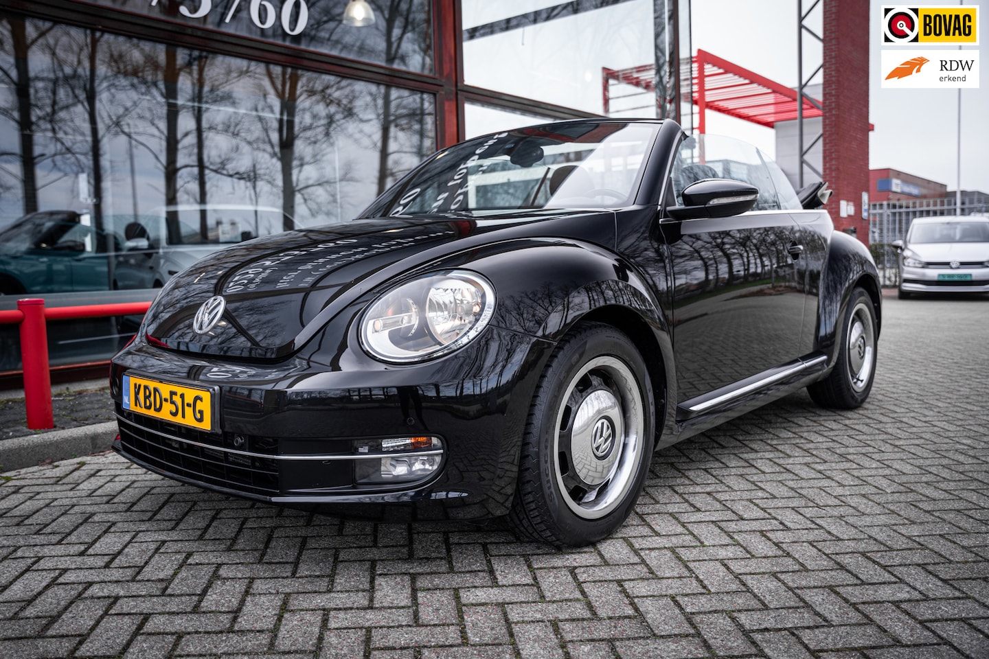 Volkswagen Beetle Cabriolet - 1.2 TSI Design BlueMotion | Automaat | Navigatie | Parkeerhulp | Cruise control | Bluetoot - AutoWereld.nl