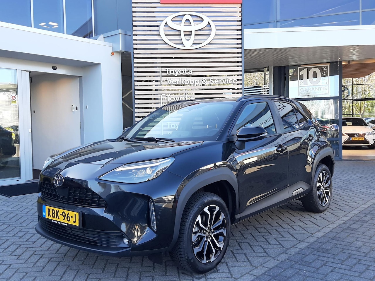 Toyota Yaris Cross - 1.5 Hybrid 115 First Edition APPLE/ANDROID STOEL/STUURVERWARMING NAVI AD-CRUISE PRIVACY-GL - AutoWereld.nl