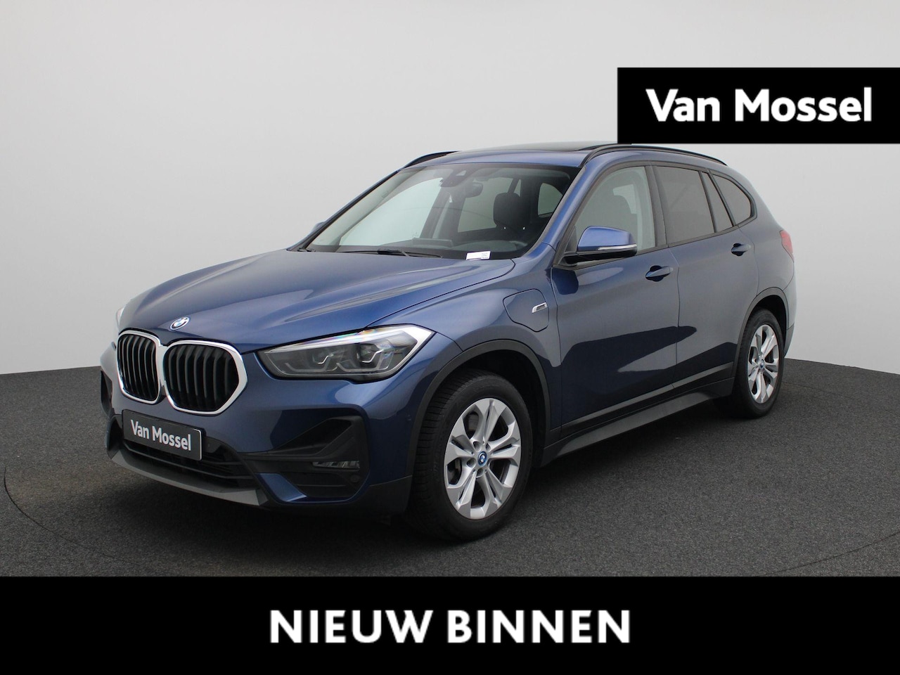 BMW X1 - xDrive25e | Schuif/Kanteldak | LED Koplampen | Privacy Glass | Stoelverwarming | Elektrisc - AutoWereld.nl