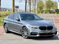 BMW 5-serie - Sedan 530i xDrive M-Sport Schuifdak Memory HUD