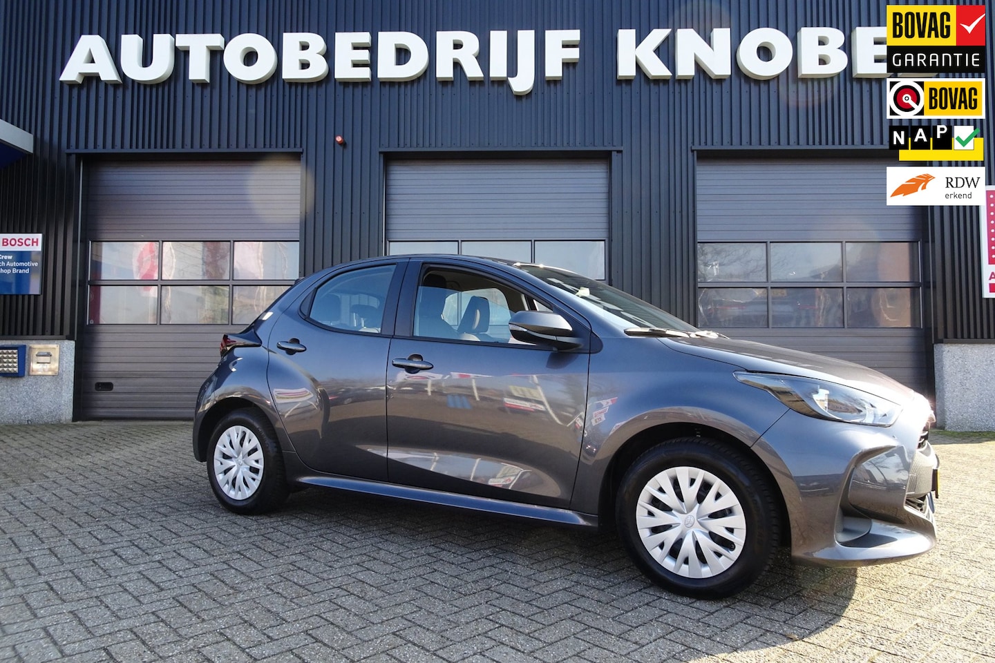 Toyota Yaris - 1.5 VVT-i Active 1.5 VVT-i Active, NL AUTO, NAP, CARPLAY, CAMERA, OH HISTORIE, 1E EIGENAAR - AutoWereld.nl