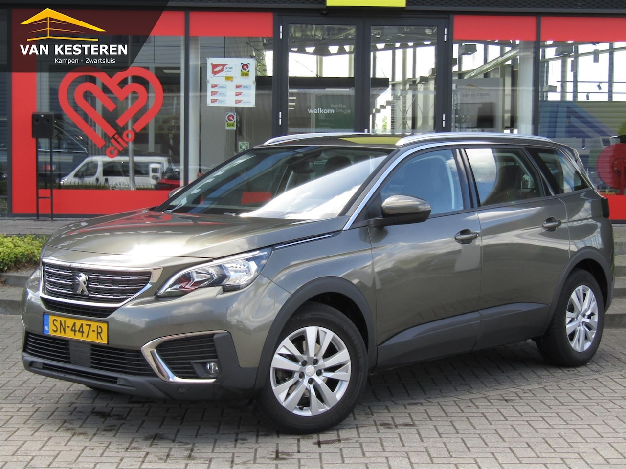Peugeot 5008 - 1.2 PureTech 130pk Active / 7-Persoons / Trekhaak / Leder / Camera / Compleet dealer O.H - AutoWereld.nl