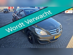 Mercedes-Benz B-klasse - 180 116pk 2e eig. Airco Cruise PDC Trekhaak 1300kg