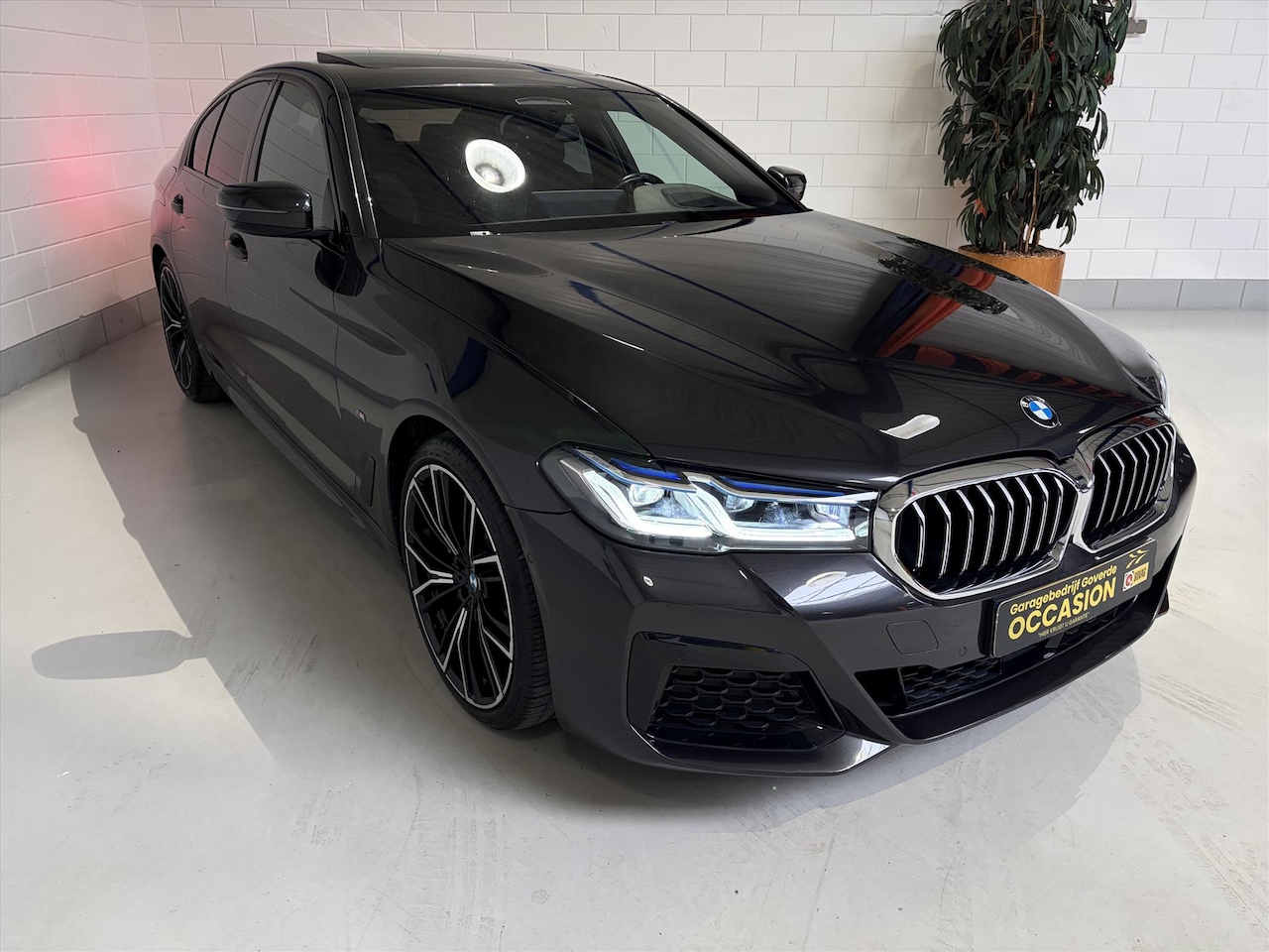 BMW 5-serie - (g30) 530i 252pk xDrive Aut8 M-Pack, ACC, Laser, Schuifdak - AutoWereld.nl