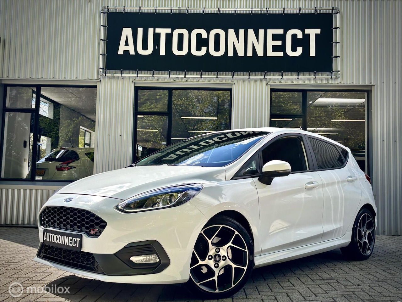 Ford Fiesta - 1.5 EcoBoost ST-3. 5 DEURS, CRUISE, AIRCO, LED - AutoWereld.nl