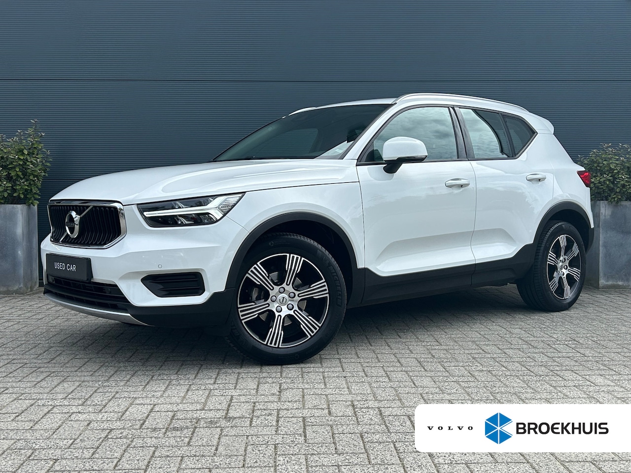 Volvo XC40 - 1.5 T3 Momentum Pro | Trekhaak | Camera | Cruise Control | Apple Carplay | 18" | Elektrisc - AutoWereld.nl