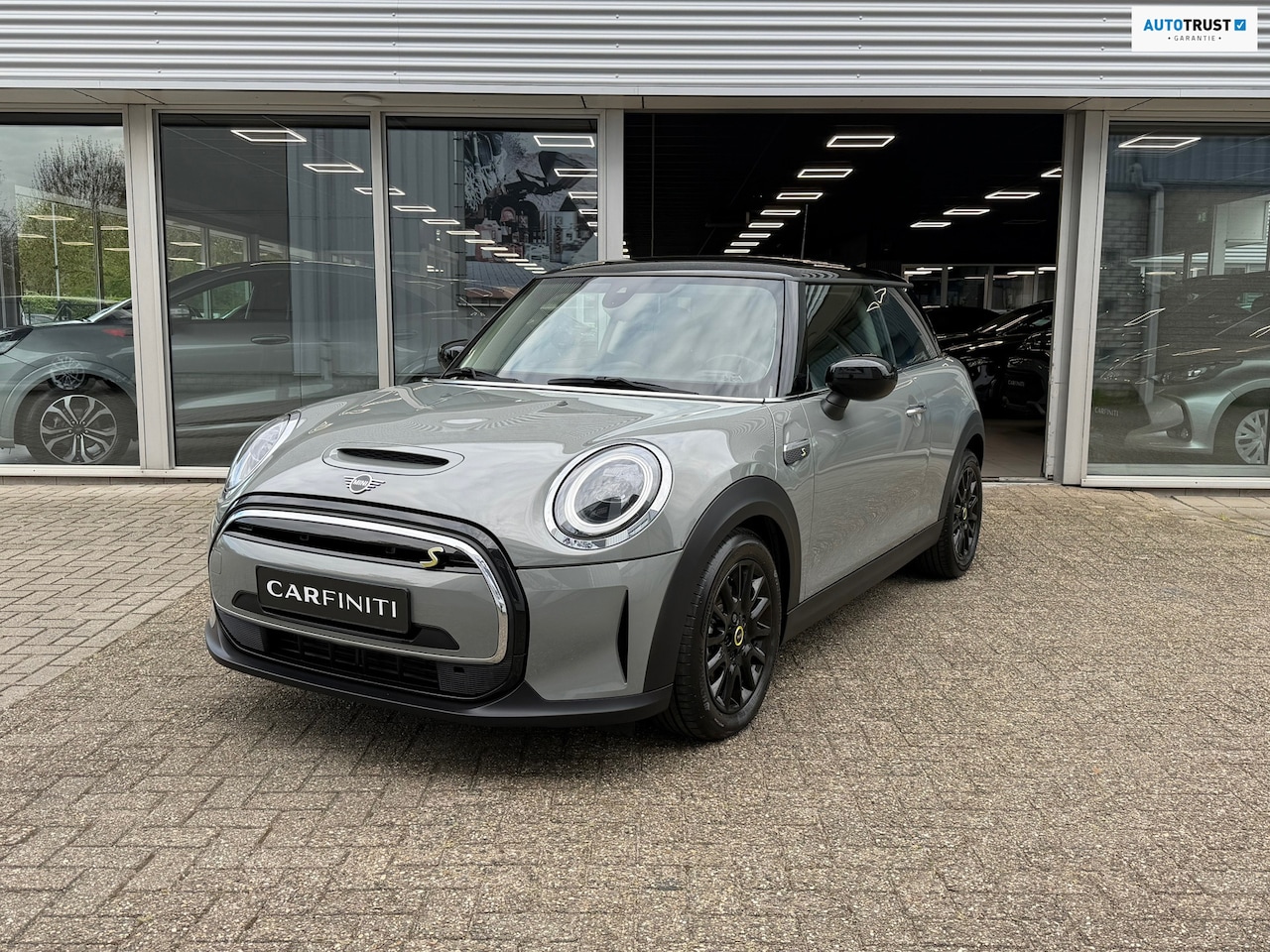 MINI Mini-Electric - MINI Electric 33 kWh 184 Pk | Navigatie | Cruise | Clima | 16". - AutoWereld.nl