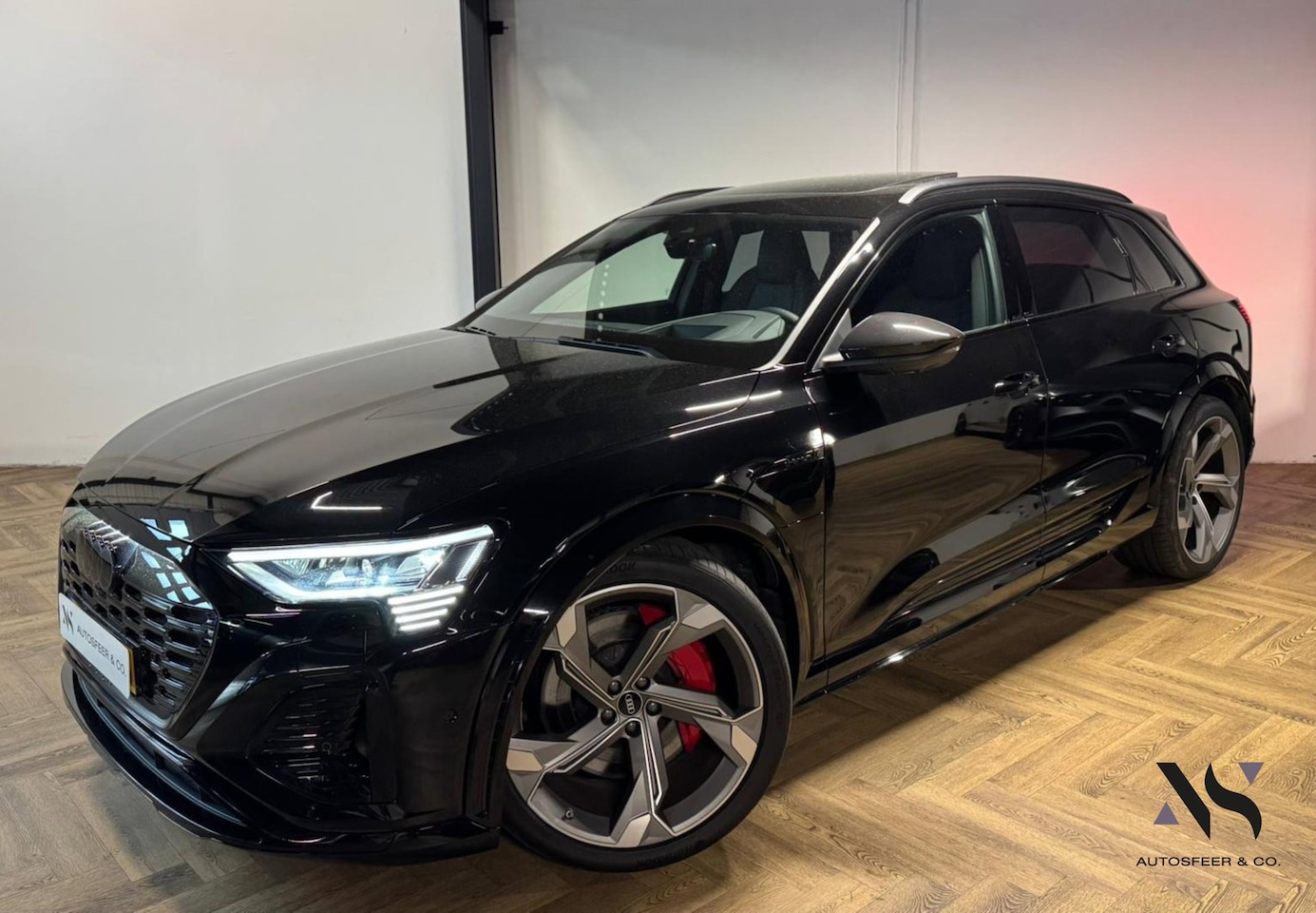 Audi Q8 e-tron - S quattro SQ8 115 kWh SQ8 PANO KEYLESS CARBON HUD - AutoWereld.nl