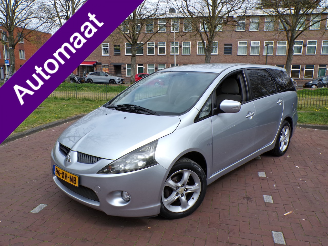 Mitsubishi Grandis - 2.4-16V Intense Automaat 7 persoons - AutoWereld.nl