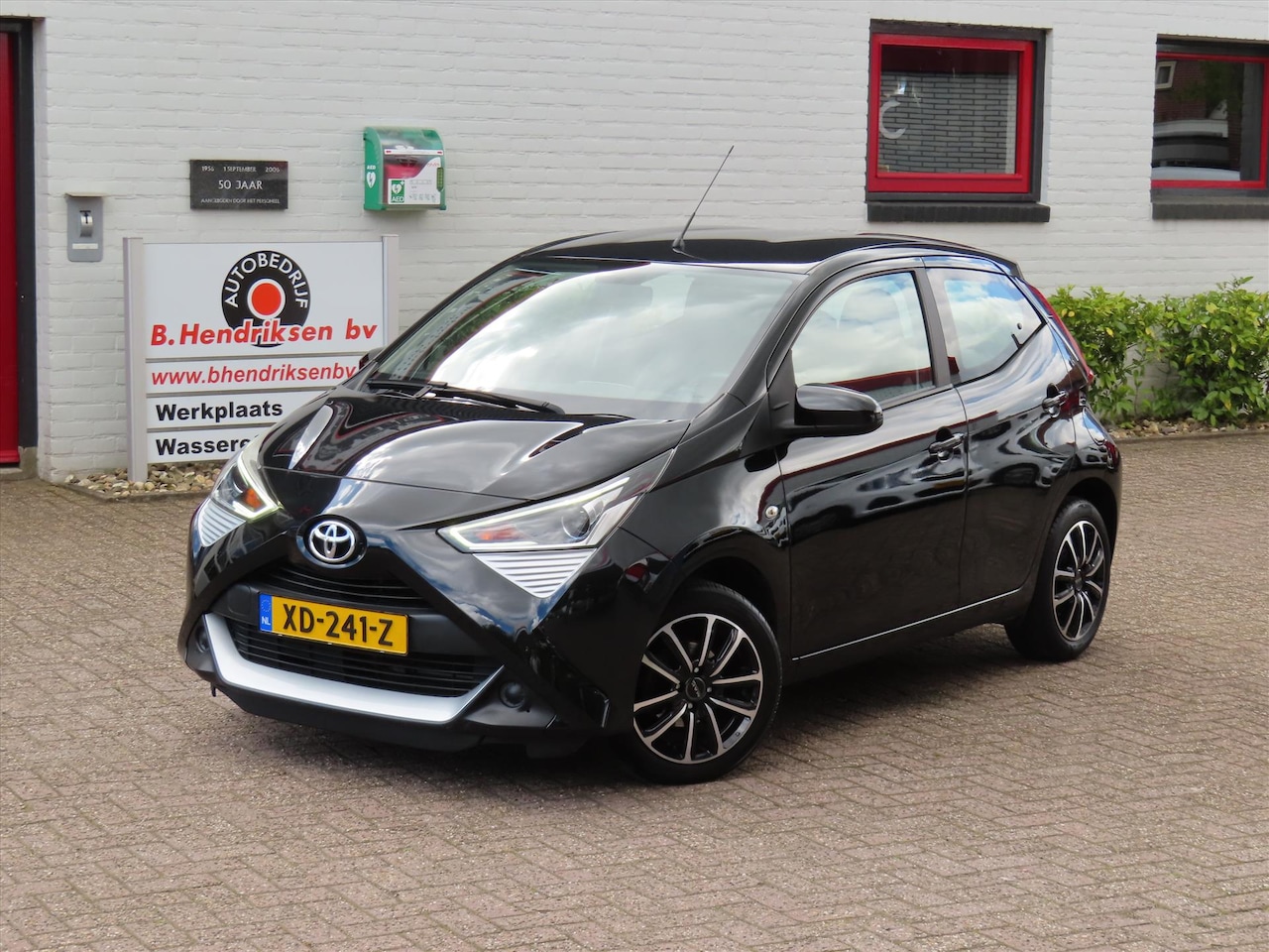Toyota Aygo - 1.0 VVT-i 72pk 5D x-play/ Groot media scherm/ Parkeercamera achter/ Airco/ Origineel NL/ N - AutoWereld.nl