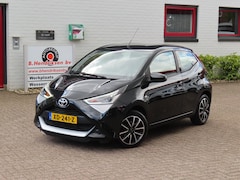 Toyota Aygo - 1.0 VVT-i 72pk 5D x-play/ Groot media scherm/ Apple Carplay/ Parkeercamera achter/ Airco/