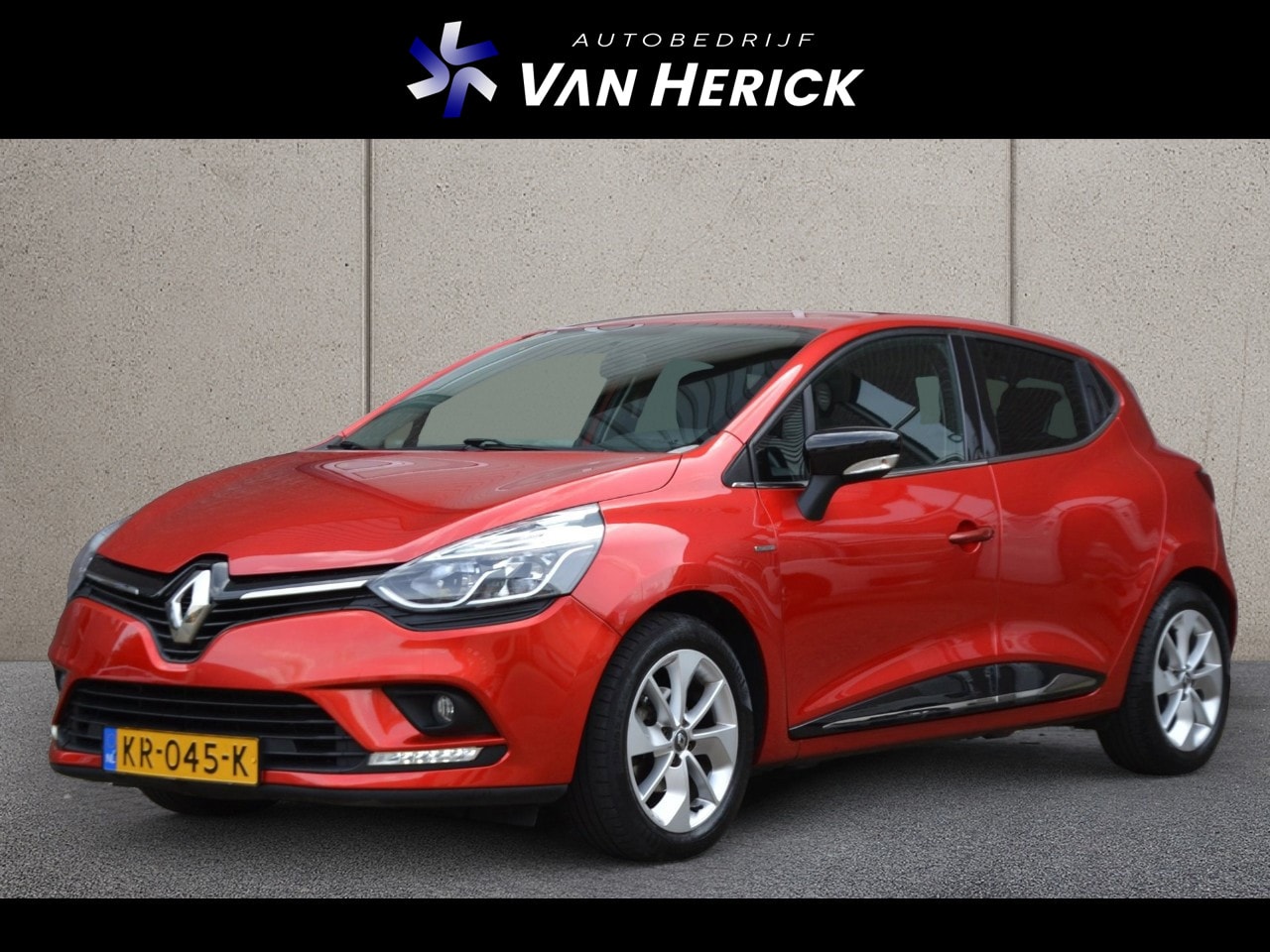 Renault Clio - 0.9 TCe Limited | Navigatie | Trekhaak | Parkeersensoren - AutoWereld.nl