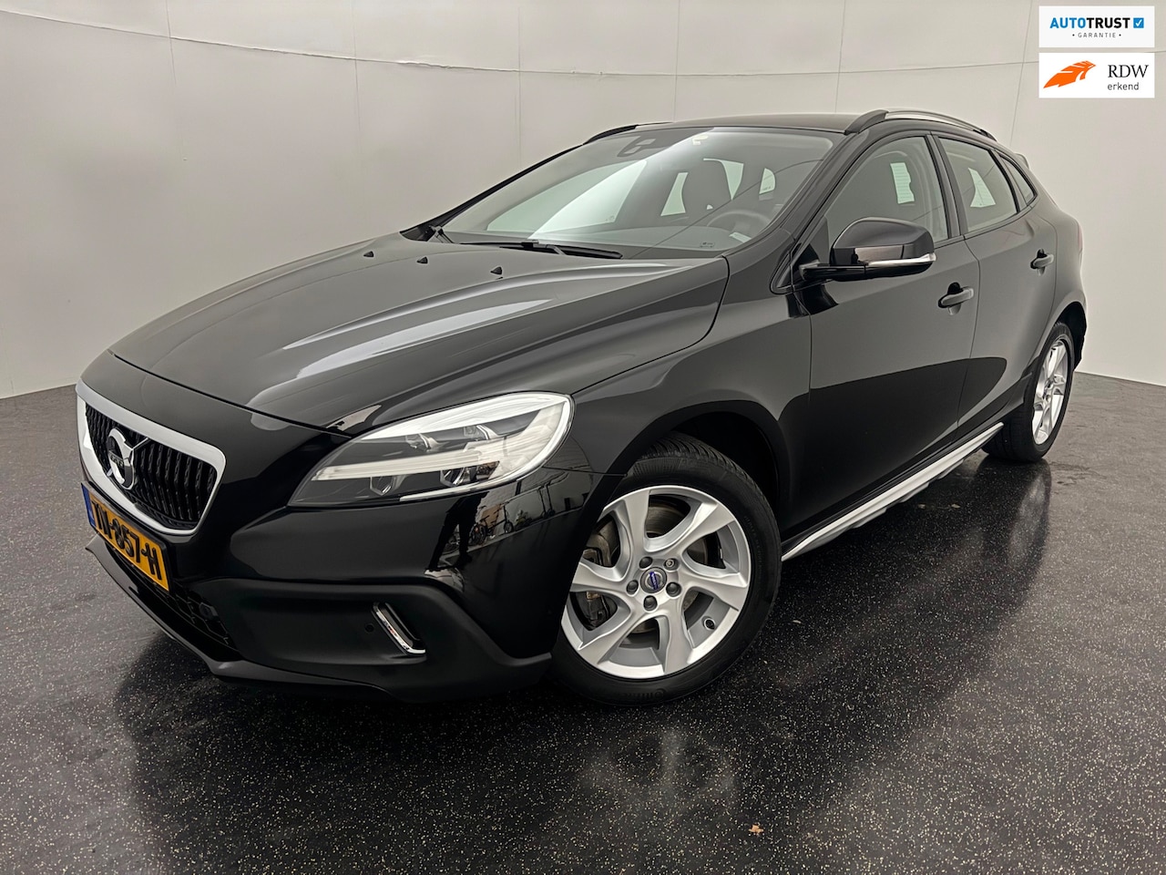 Volvo V40 Cross Country - 1.5 T3 Dynamic Edition Trekhaak/Camera/Dealer ond./NAP - AutoWereld.nl