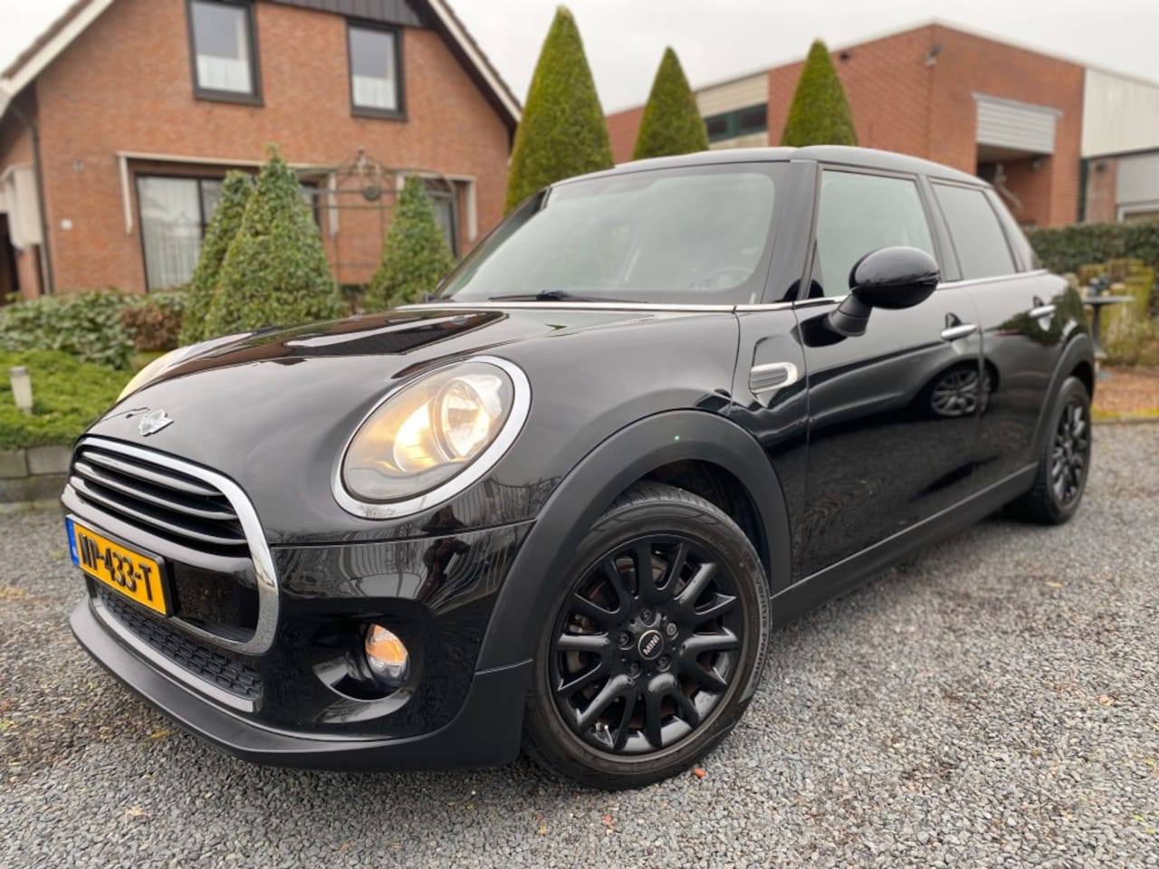 MINI Cooper - 1.5 COOPER BUSINESS 5drs NAVI, NL Auto, Airco, Cruise - AutoWereld.nl