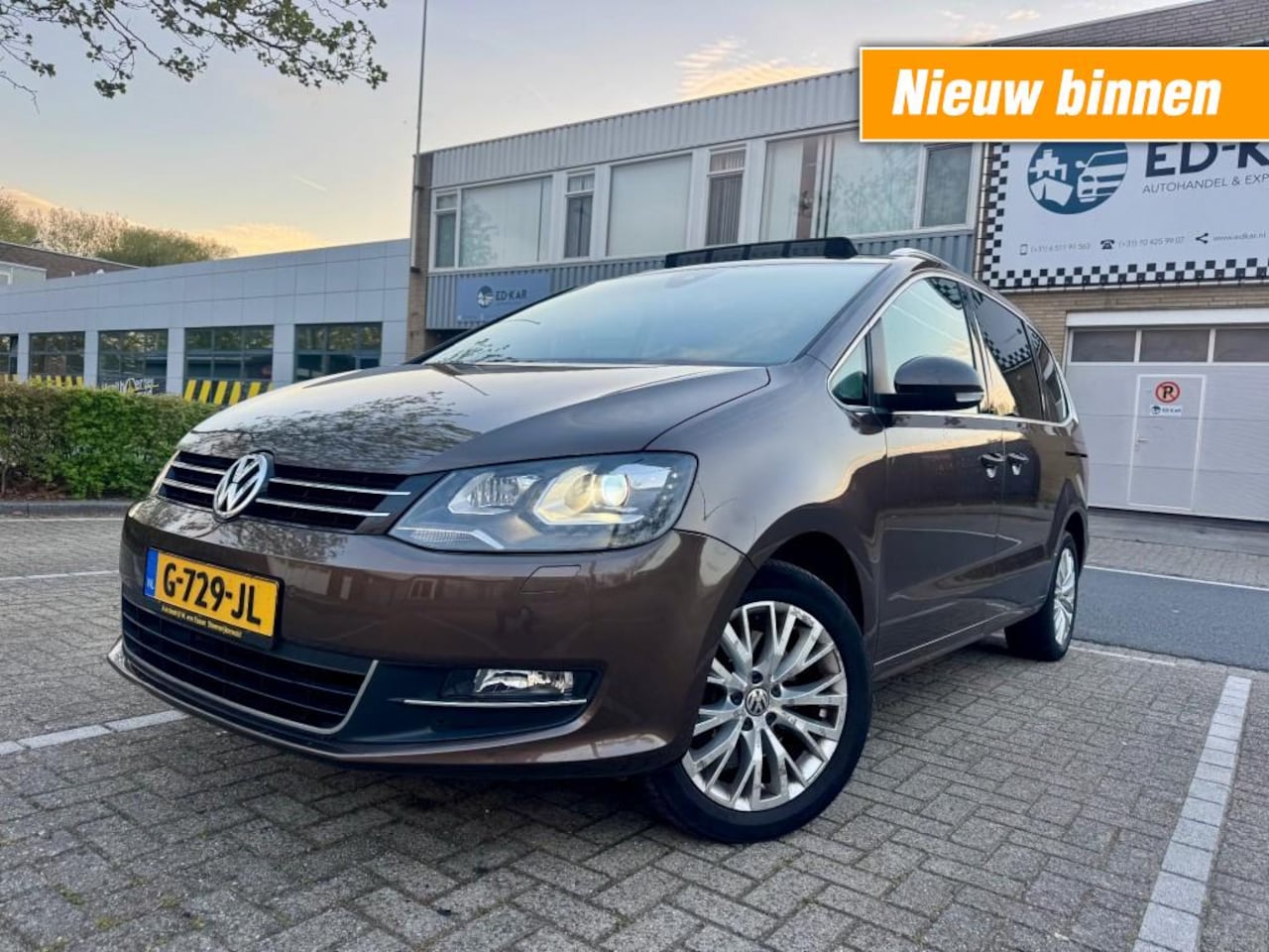 Volkswagen Sharan - 2.0 TDI Highline 4-Motion 7p. LEER PANO KEYLESS APK 6-2027 - AutoWereld.nl