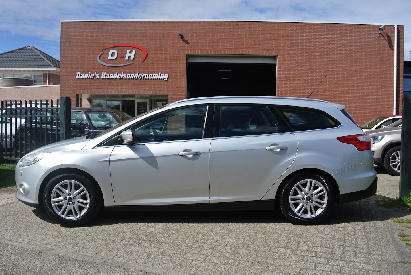 Ford Focus Wagon - 1.0 EcoBoost Titanium airco apk 20-03-2027 inruil mogelijk nap - AutoWereld.nl