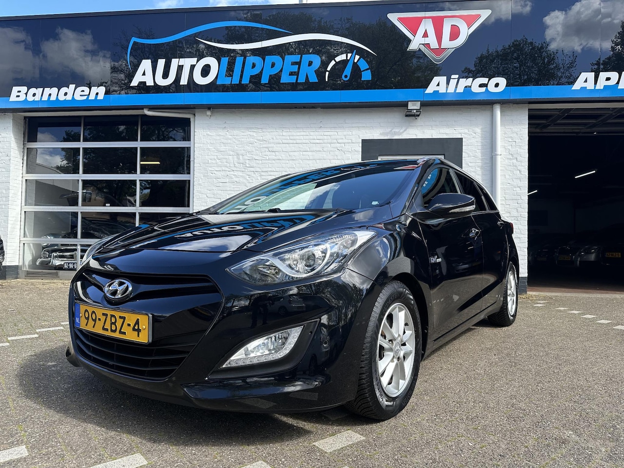 Hyundai i30 Wagon - 1.6 GDI Business Edition /Nieuwe apk bij aflevering/Camera/All season banden/Lm/Trekhaak - AutoWereld.nl