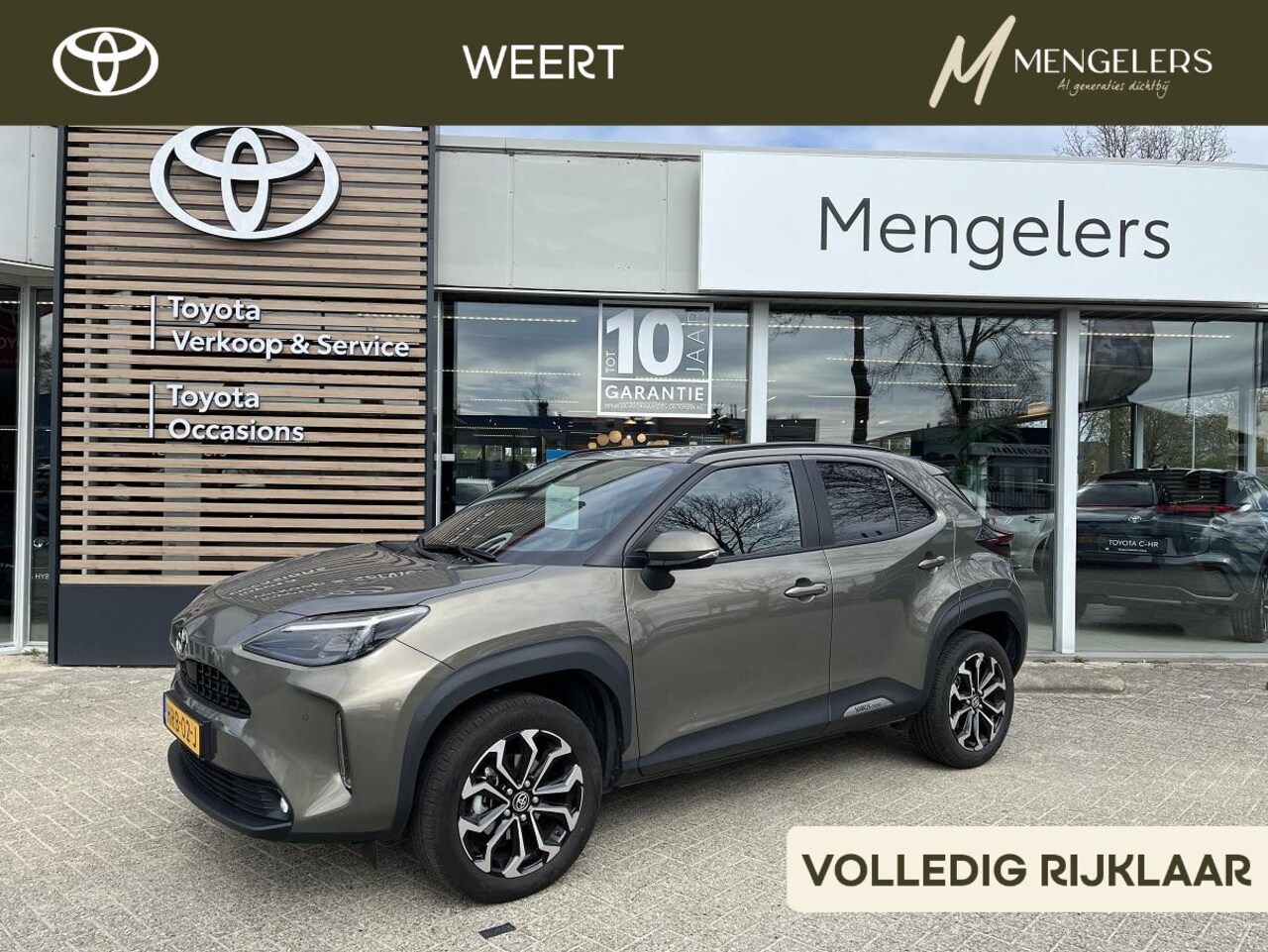 Toyota Yaris Cross - 1.5 Hybrid 115 First Edition | Stoelverwarming | Parkeersensoren | Dodehoek detectie - AutoWereld.nl
