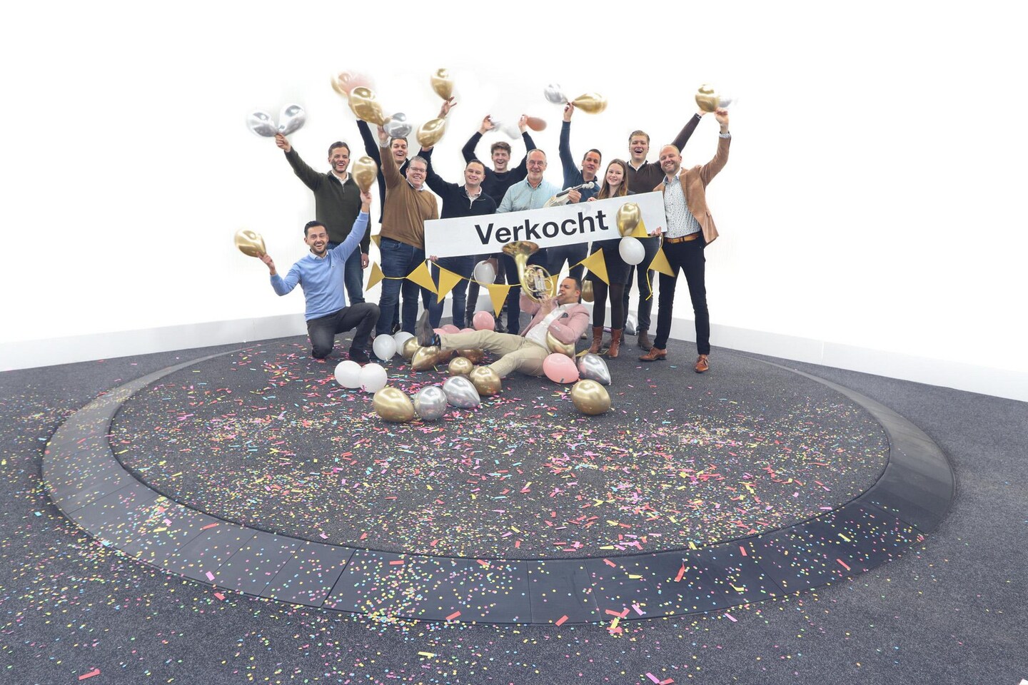 Peugeot 2008 - 1.2 Hybrid 136 Style | Apple Carplay | Parkeersensoren | Climate Control - AutoWereld.nl