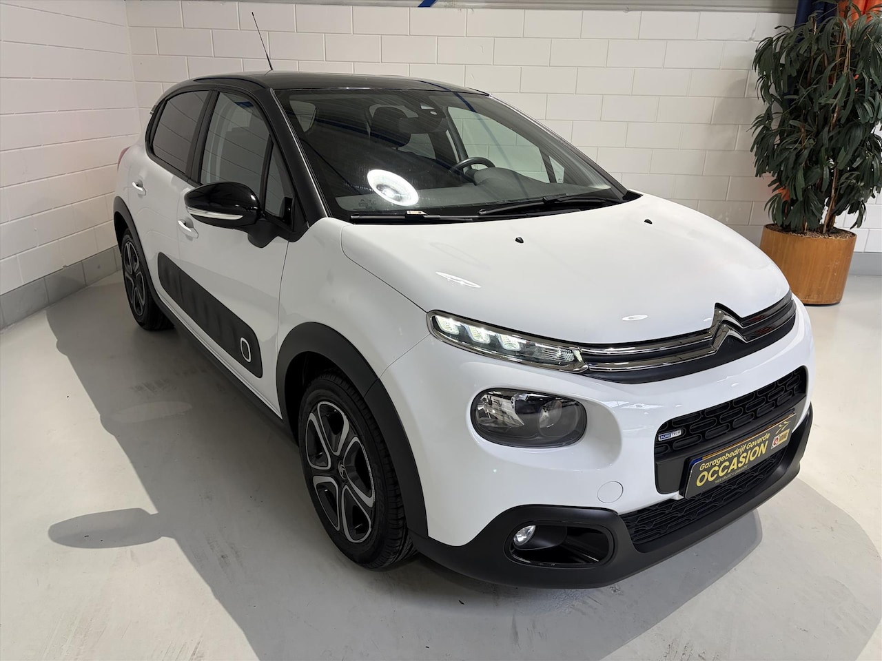 Citroën C3 - 1.2T 110pk EAT6 Shine, Carplay, Cruise, Led - AutoWereld.nl