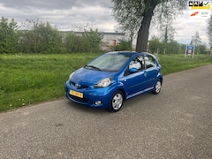 Toyota Aygo - 1.0-12V Dynamic Blue Airco 4 deurs Toerenteller Lm Velgen