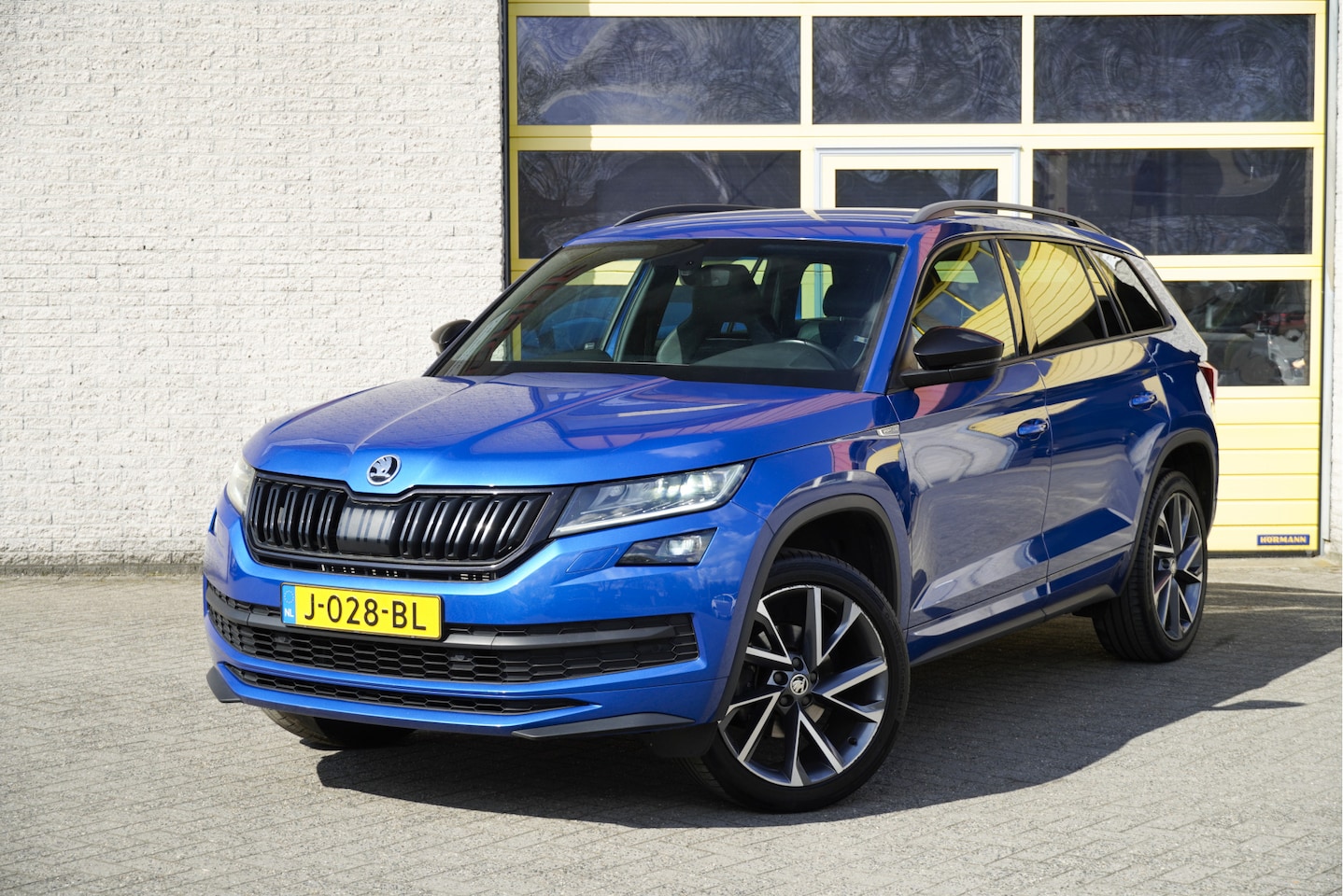 Skoda Kodiaq - 1.5 TSI 150PK! Automaat Sportline Business BJ2020 Lmv 20" | Led V+A | Pdc | Keyless entry - AutoWereld.nl