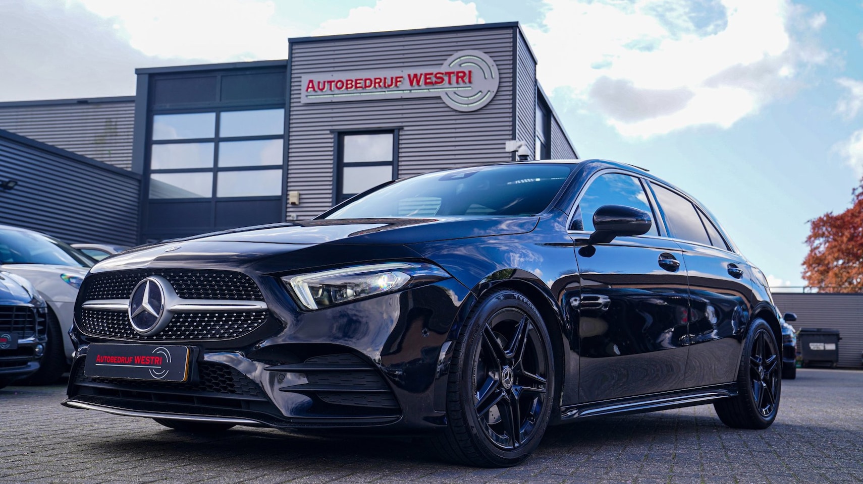 Mercedes-Benz A-klasse - 220 Premium Plus | Panorama | Camera | Carplay | Digital Dash | Stoelverwarming - AutoWereld.nl