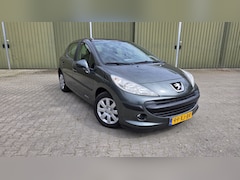 Peugeot 207 - 1.4 Color-line