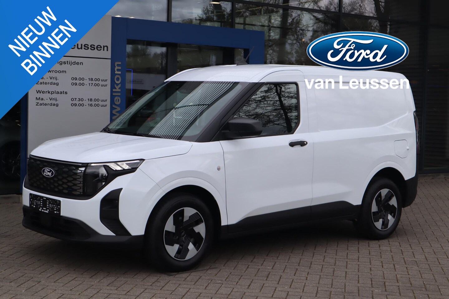 Ford Transit Courier - E-TRANSIT TREND 44KWH NIEUW! TREKHAAK P-SENSOREN CRUISE CAMERA ANDROID/APPLE CLIMA - AutoWereld.nl
