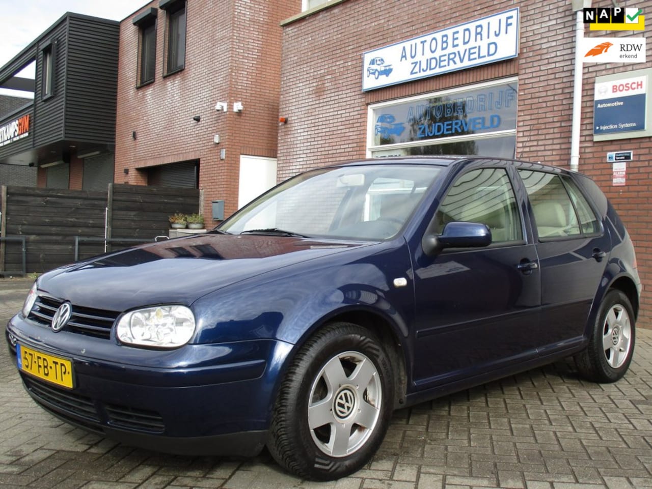 Volkswagen Golf - 2.0 Highline 2.0 Highline - AutoWereld.nl