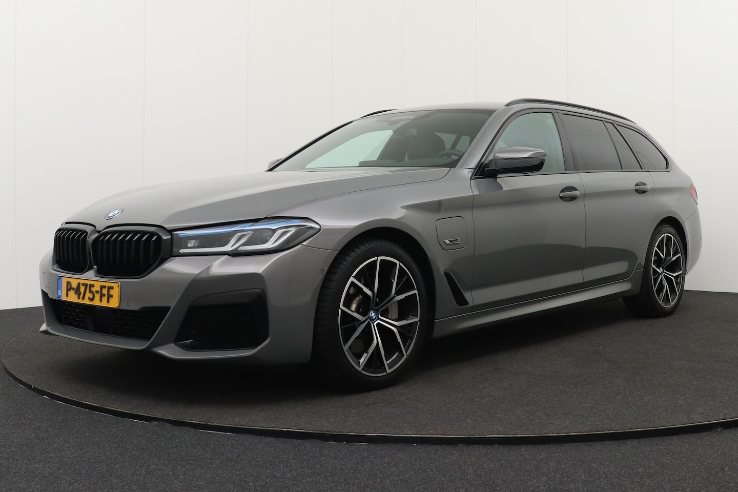 BMW 5-serie Touring - 530e M-Sport Laser-LED Leder Camera 19'LMV Ad.Cruise - AutoWereld.nl