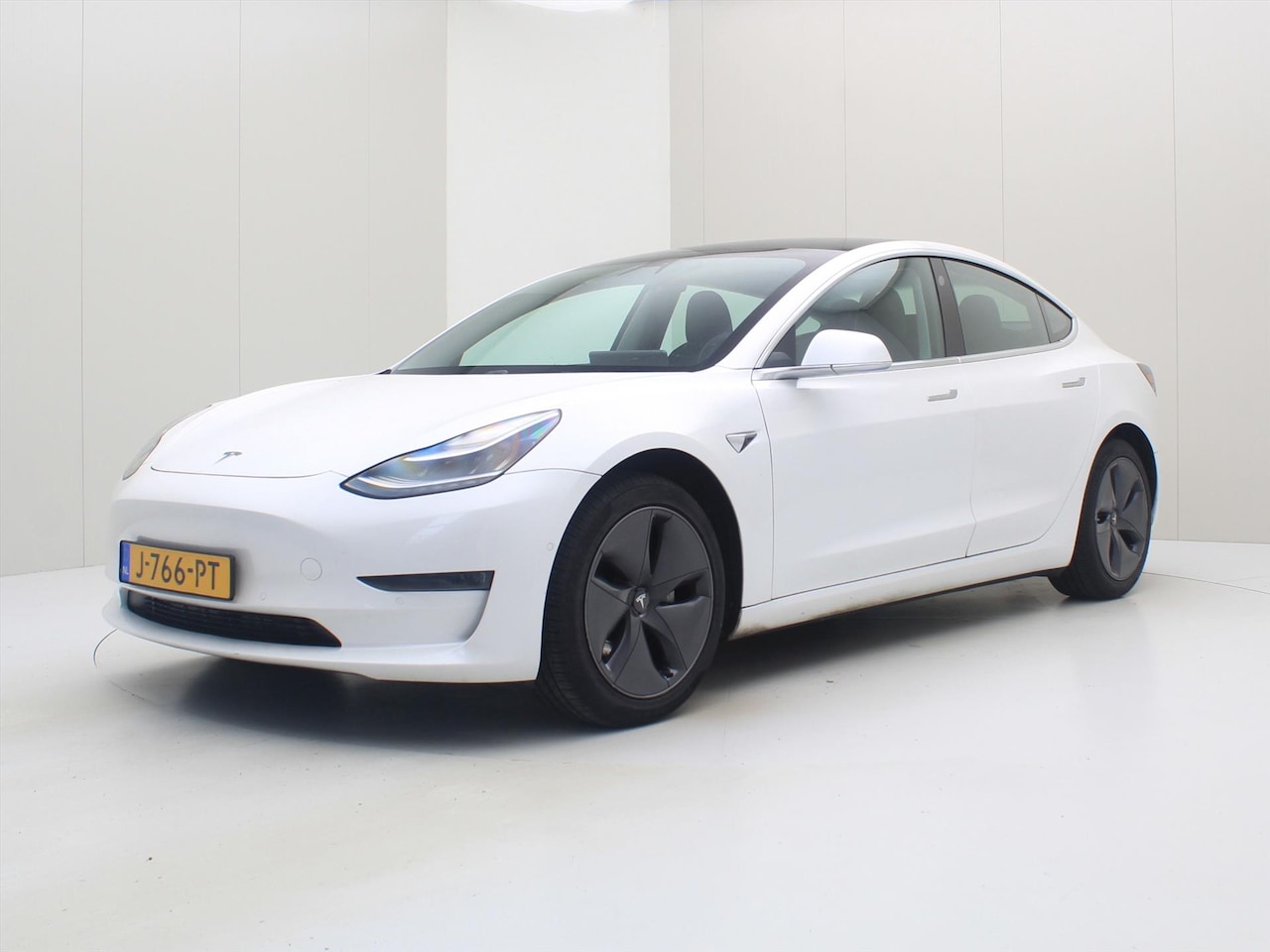 Tesla Model 3 - Long-Range AWD 351pk 75 kWh [ AUTOPILOT+620KM WLTP+PREMIUM AUDIO ] - AutoWereld.nl