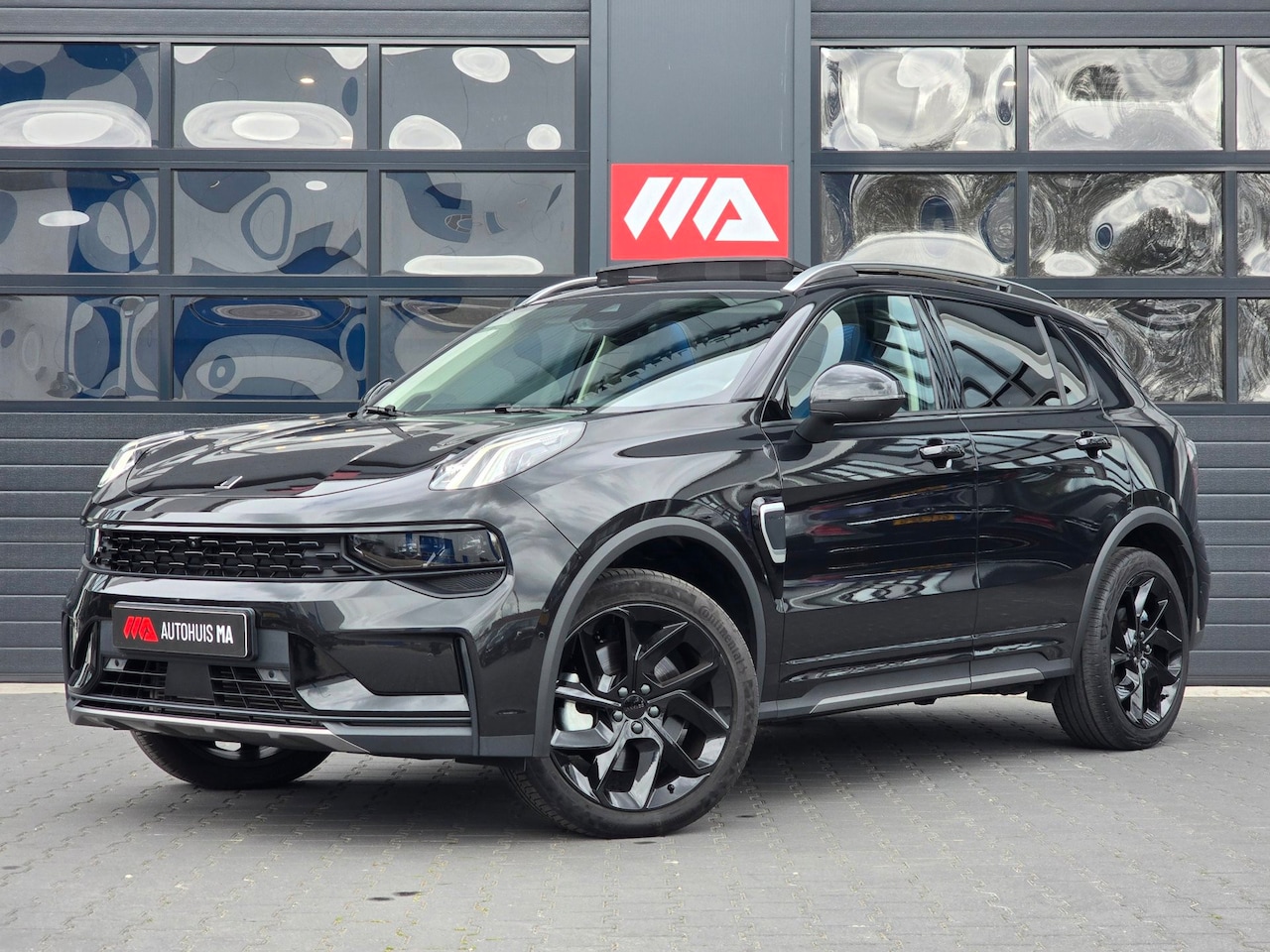 Lynk & Co 01 - 1.5 Black Edition Panoramadak|360° Camera|ACC|Stoelverwarming|Navi|Carplay - AutoWereld.nl