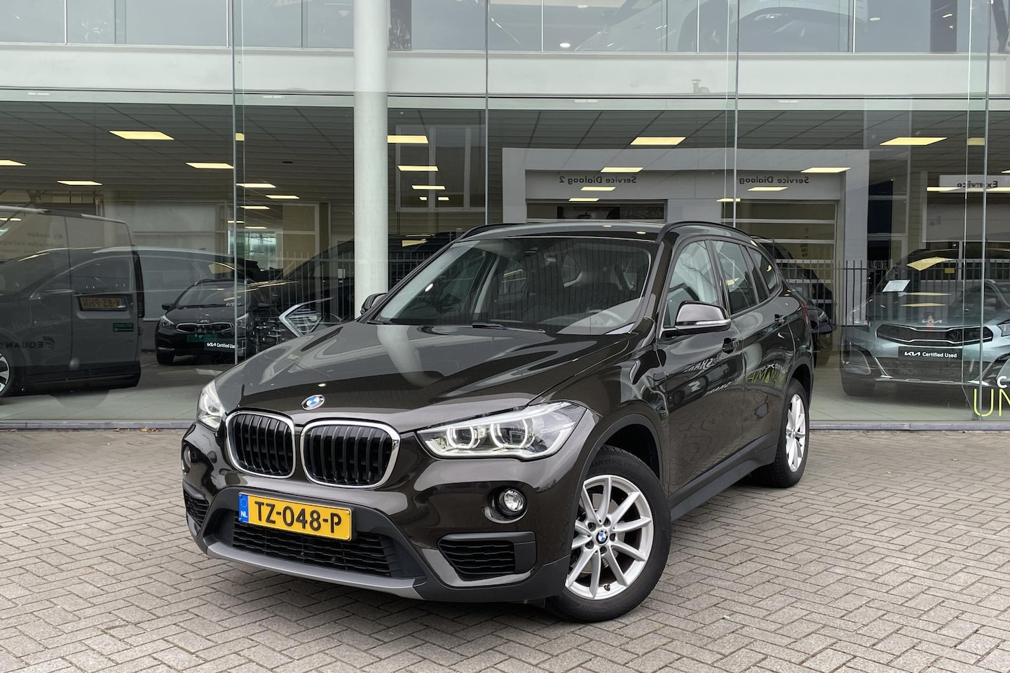 BMW X1 - sDrive18i Executive | Automaat | Nav | Lm Velgen | Elec. Achterklep - AutoWereld.nl