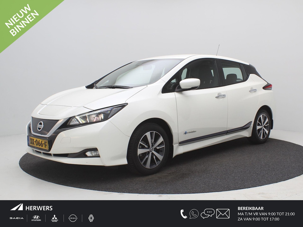 Nissan LEAF - Acenta 40 kWh Electric / SoH 84,9% / Stoel en Stuurverwarming / Navigatie / Achteruitrijca - AutoWereld.nl