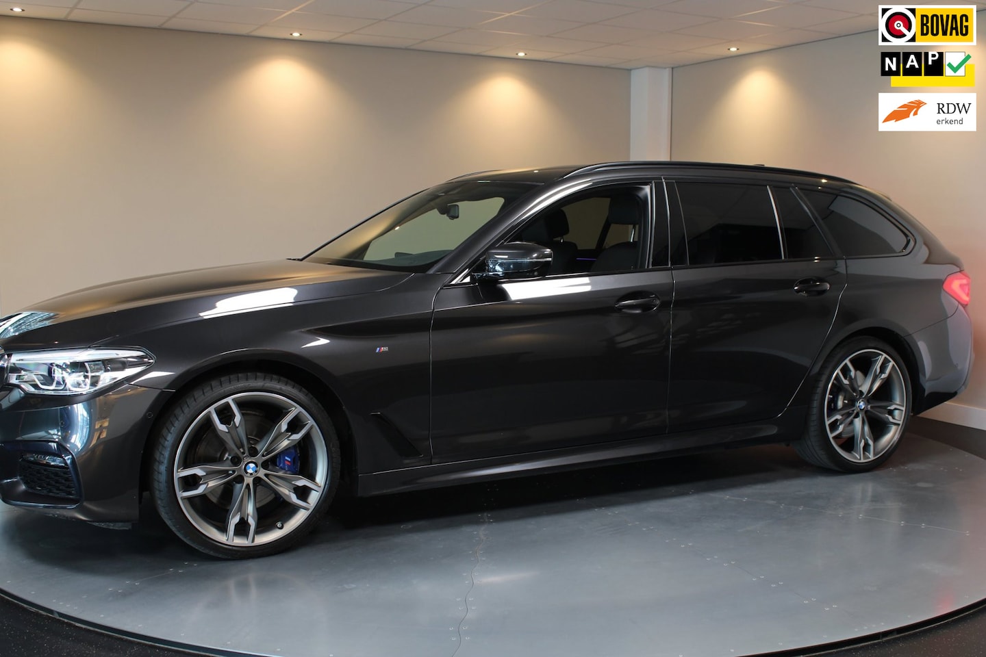 BMW 5-serie Touring - 530i High Executive *M-Pakket* 252PK! Carplay|360 Camera|Memory|Stoelventilatie|NAP - AutoWereld.nl