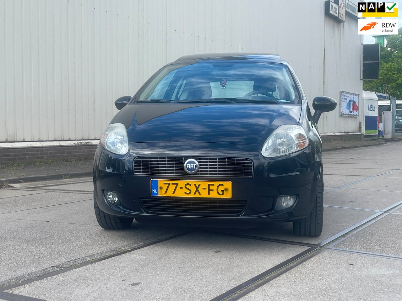 Fiat Grande Punto - 1.4-16V Sport 17inc/Pano/Clima Apk - AutoWereld.nl