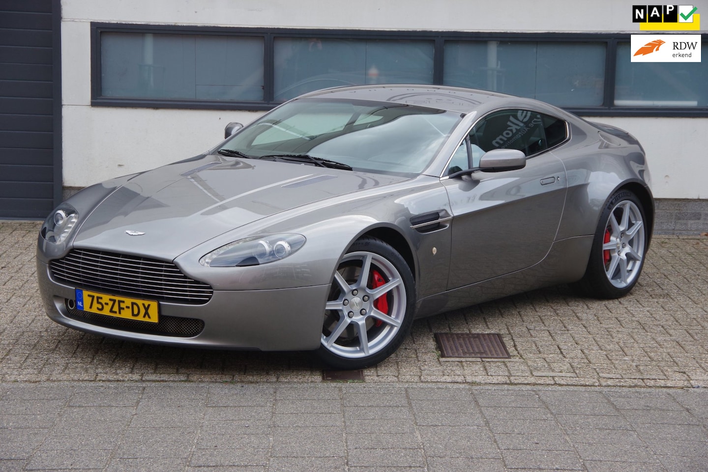 Aston Martin V8 Vantage - 4.3 V8 Sportshift | NL auto|dealer onderhouden| - AutoWereld.nl