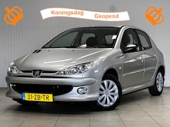 Peugeot 206 - 1.4 Forever/ D-Riem Verv 170.000KM/ AIRCO/ Trekhaak/ 5-Deurs/ C.V.Afstand/ Radio-CD/ Elek.