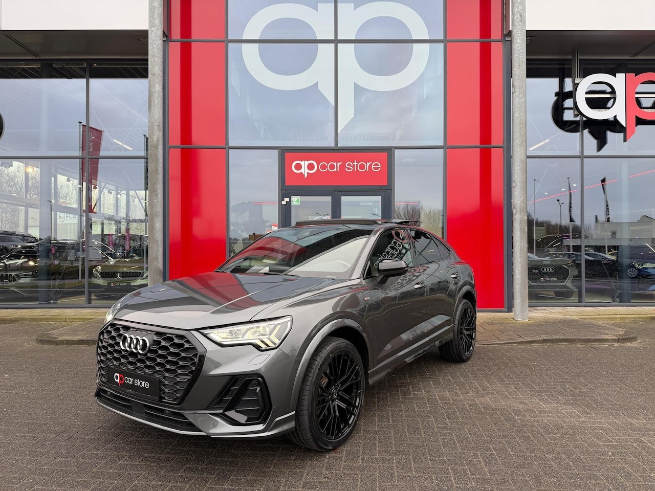Audi Q3 Sportback - 40 TFSI quattro S Edition /Panorama S- lIne - AutoWereld.nl