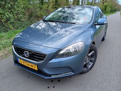 Volvo V40 - 1.6 D2 Kinetic |VLIEGWIEL HOORBAAR|