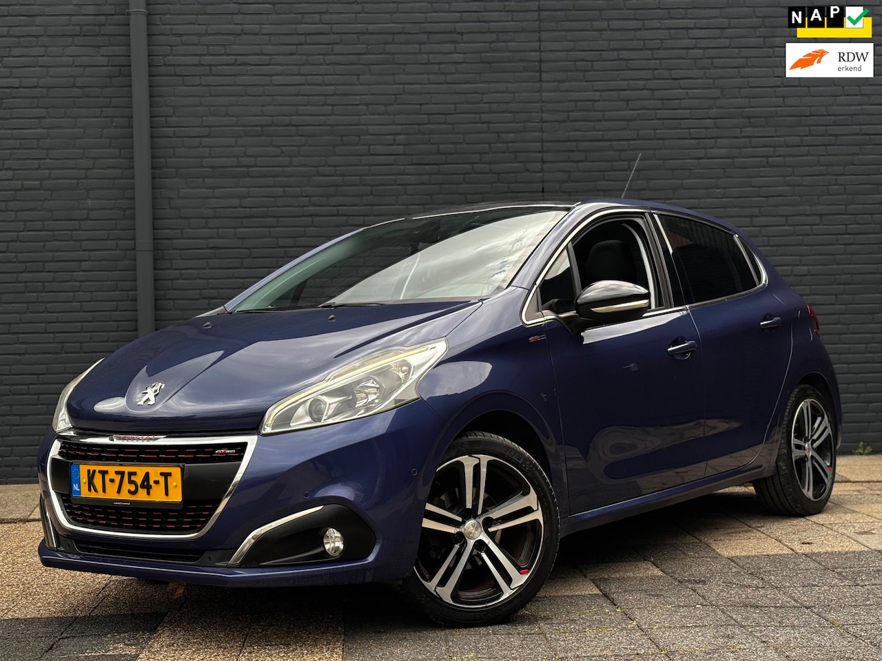 Peugeot 208 - 1.2 PureTech GT-line | Pano | Navi | Climate - AutoWereld.nl