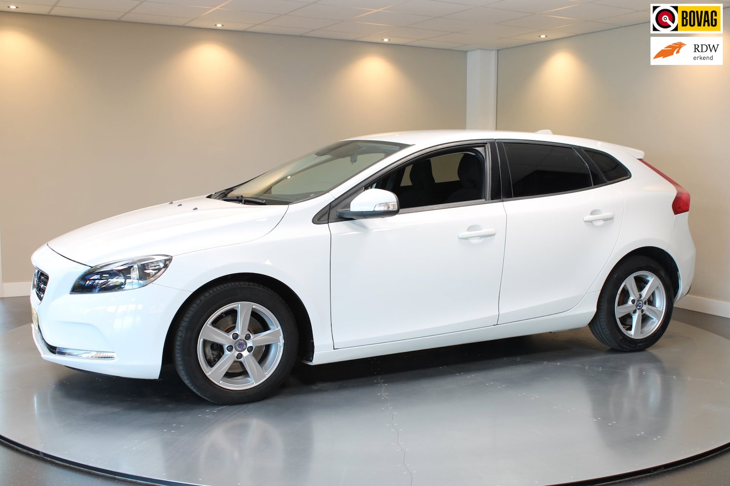 Volvo V40 - 1.6 T3 *88.312Km!* 150Pk! Cruise|Climate|PDC - AutoWereld.nl