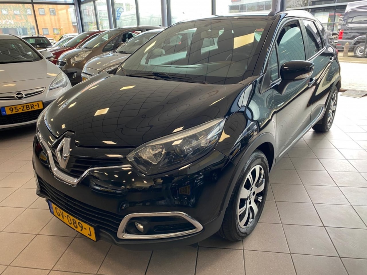 Renault Captur - 0.9 TCe Expression NAVI NW APK BJ 2015 !! - AutoWereld.nl