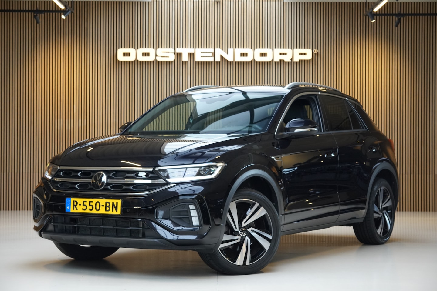 Volkswagen T-Roc - 1.5TSI/ 150pk R-Line DSG|2022|Trekhaak|18"LMV|PDC+Assist|Cruise+ACC|Stoelverwarming|Carpla - AutoWereld.nl