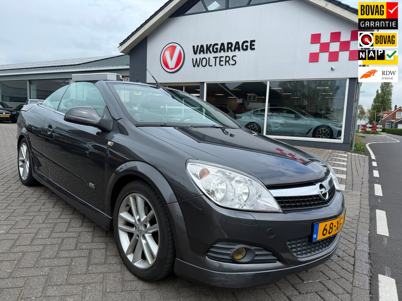 Opel Astra TwinTop - 1.8 Cosmo MEENEEMPRIJS! - AutoWereld.nl