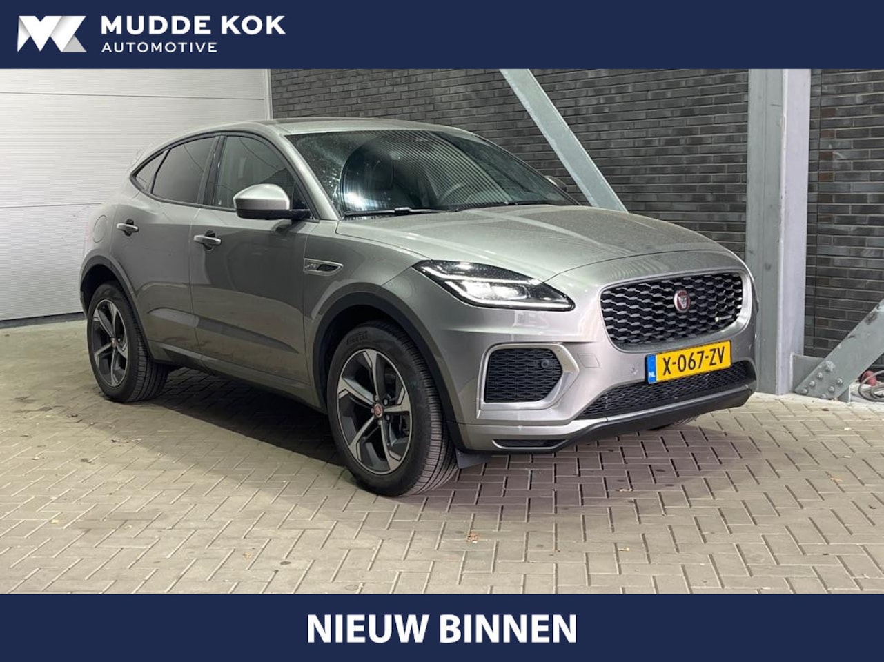 Jaguar E-Pace - P300e R-Dynamic SE | Panoramadak | ACC | BLIS | Trekhaak | Getint Glas | Meridian Sound - AutoWereld.nl