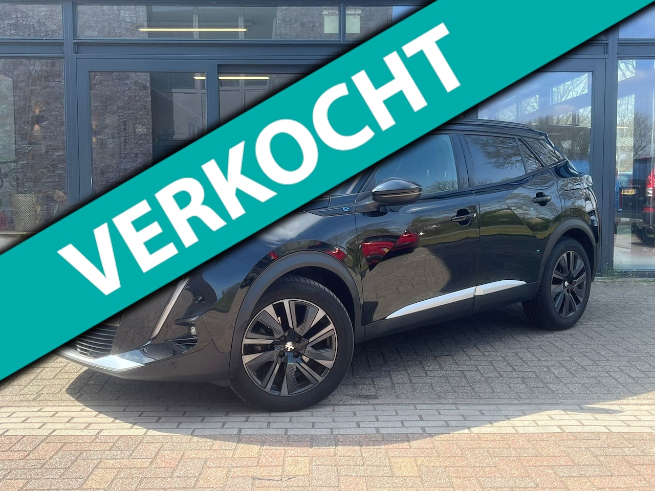 Peugeot e-2008 - EV GT Pack 50 kWh | Adaptive-Cruise | Stoelverwarming | Carplay | 3-fase | Camera | - AutoWereld.nl
